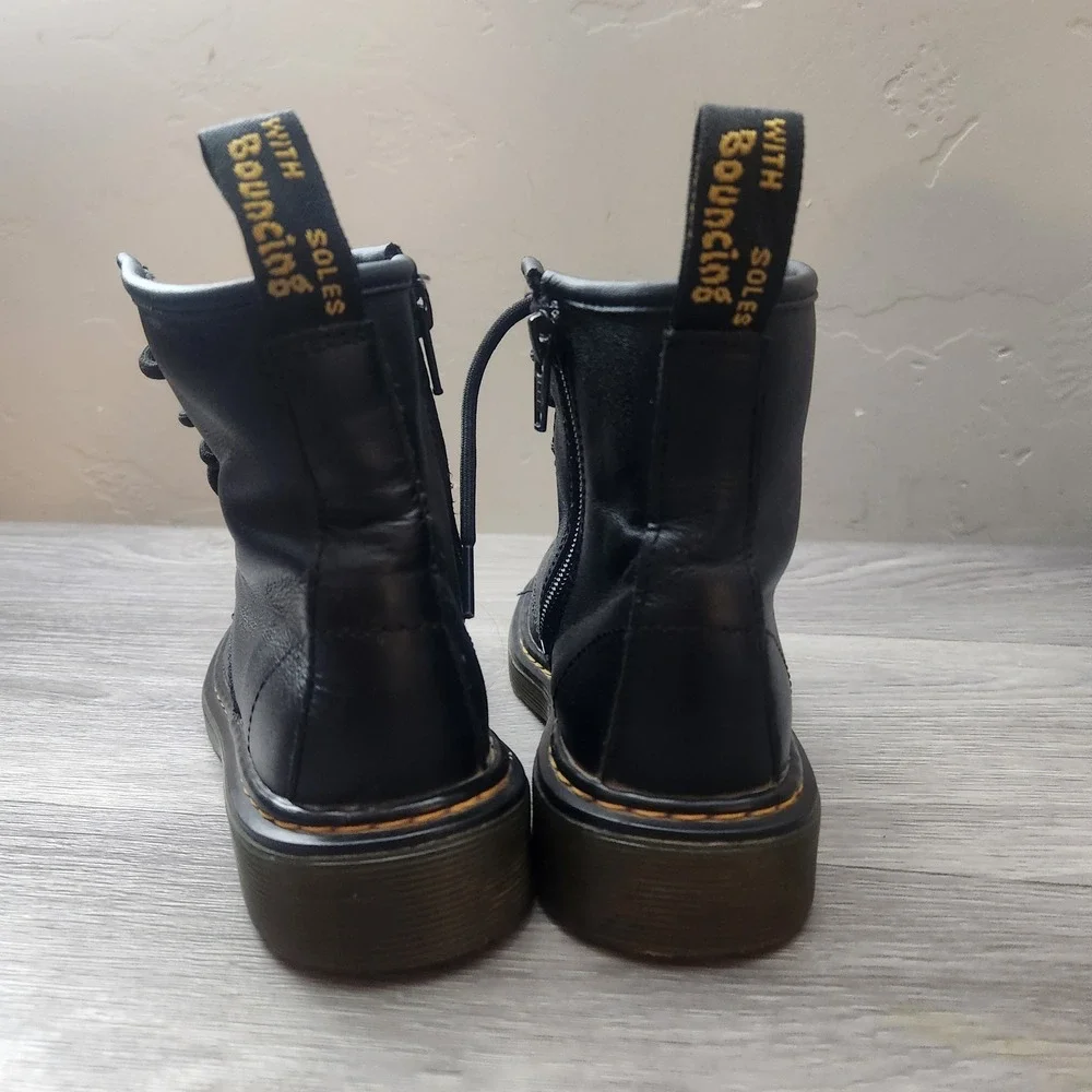 Dr. Martens  Delaney Black Leather Lace Up Boots Kids US Size 1 Side Zip Unisex‎